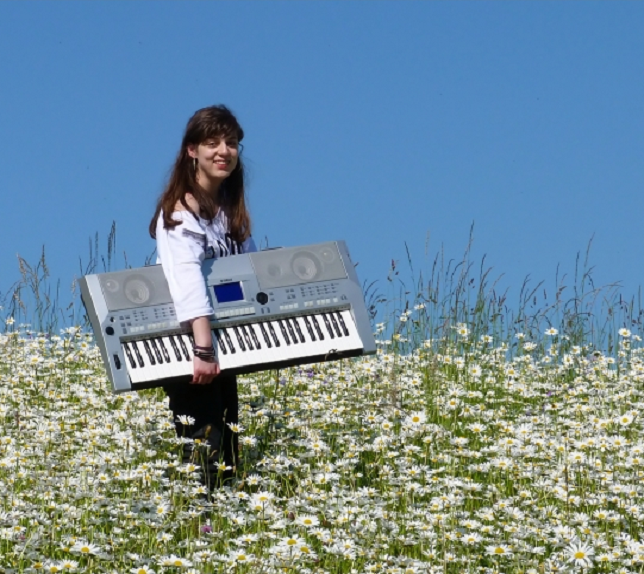 Wakacyjne granie, nauka gry na keyboardzie lub pianinie